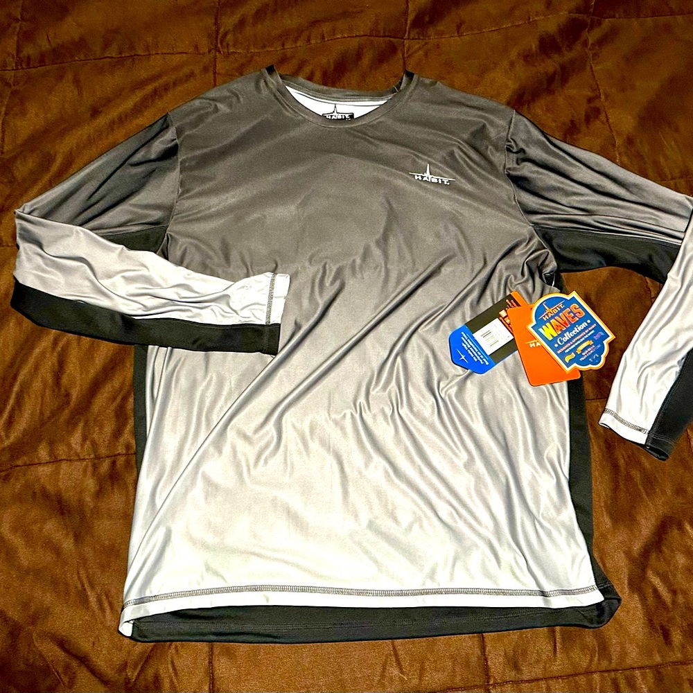 Habit Silver & black Men’s dry wick, solar long sleeve, cooling shirt. Large